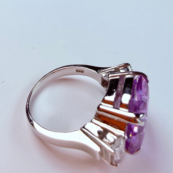 Amethyst Purple 13.5 CT Cubic Zirconia Grand Sterling Silver 925 Vintage Ring - Picture 10 of 12
